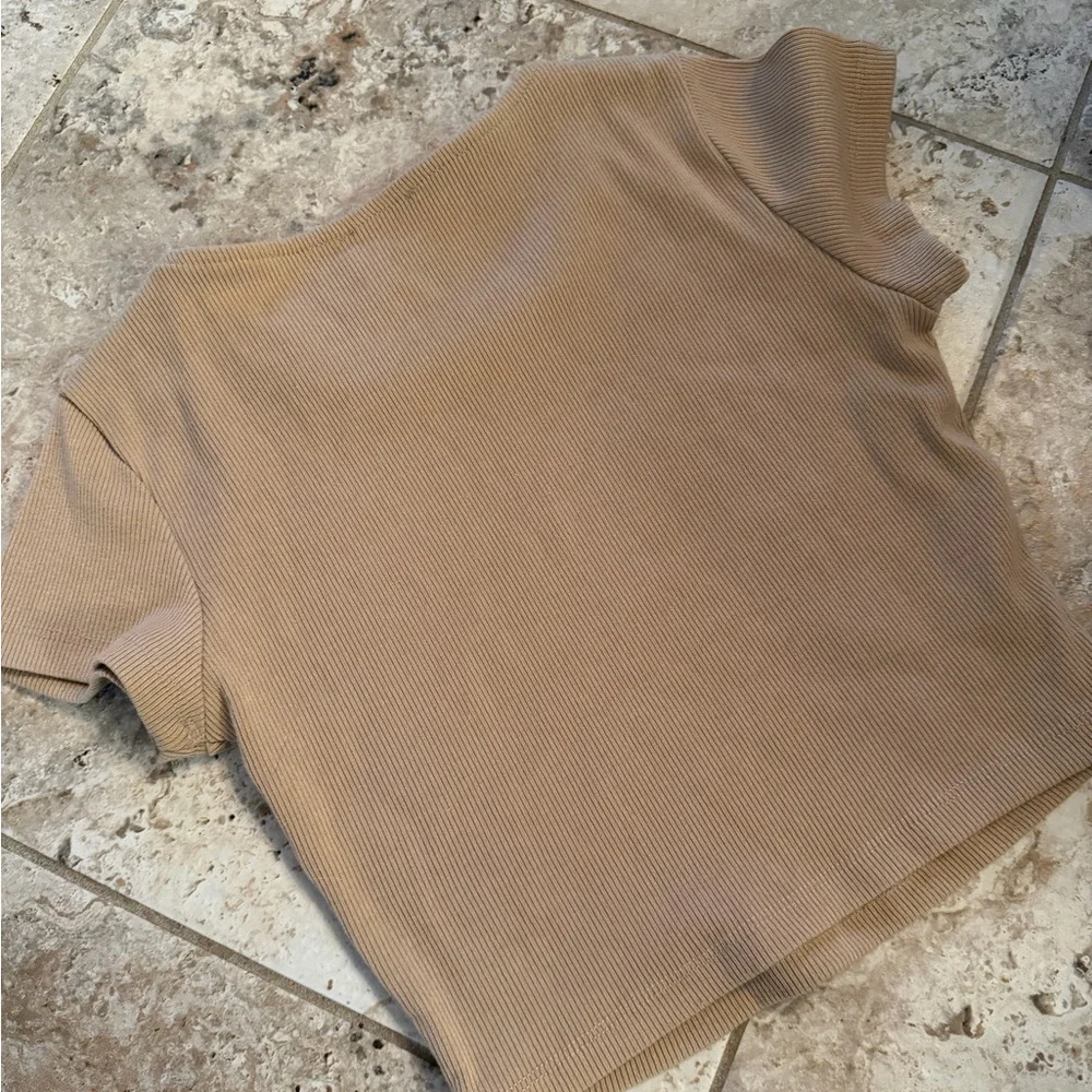 Women's Ribbed Tan Crop Top - Picture 4 of 4